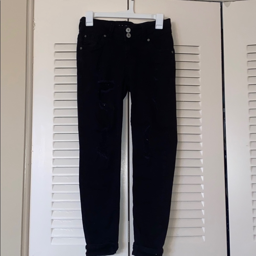 BLACK SKINNY JEANS WITH HOLES
